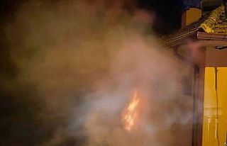 Antalya’da 2 katlı evde yangın çıktı