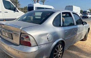 Antalya’da motosiklet ve otomobil çarpıştı:...