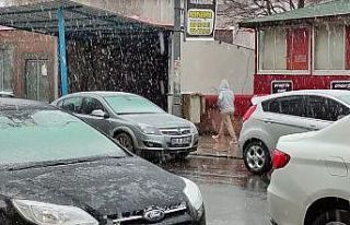 Ardahanlılar yeni güne karla uyandı