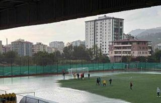 Artvin’de şiddetli yağış nedeniyle 3. Lig maçı...