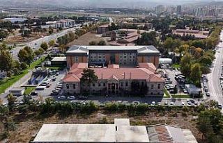 Atatürk’ün açtığı hastane binası 1 asırdır...