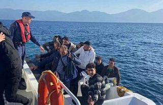 Aydın’da 15’i çocuk 21 düzensiz göçmen kurtarıldı