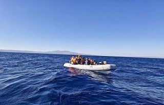 Ayvalık açıklarında 28 düzensiz göçmen yakalandı