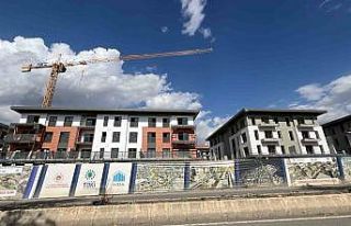 Azerbaycan Mahallesi’nde binalar renkleniyor