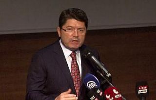 Bakan Tunç "Darbecilerin yazdığı bir anayasa...