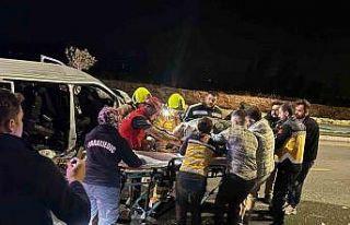 Balıkesir’de minibüs takla attı: 1 ölü, 4 yaralı