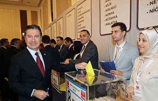 Başkan Aras Türkiye Belediyeler Birliği toplantısına...