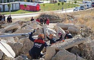 Bayburt’ta yapılan 5.8’lik deprem tatbikatı...