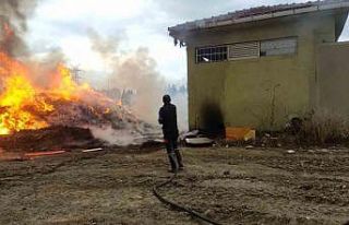 Belediyenin moloz depolama alanında yangın