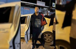 Beyoğlu’nda polisten kaçan şahıslardan biri...