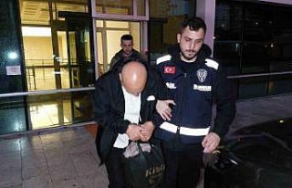 Bıçaklı saldırıya uğrayan emekli polis ölümden...