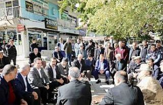 Bitlis Valisi Karakaya, Tatvan’da esnaf ve vatandaşlarla...