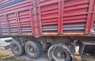 Bitlis’te kamyonet tırla çarpıştı: 2 yaralı
