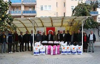 Bozüyük’te çiftçilere yem bitkisi tohumu dağıtıldı