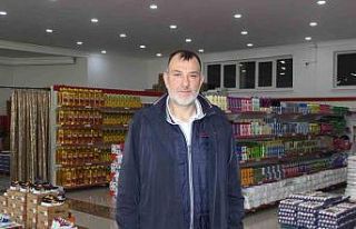 Bu markette nakit para ve kredi kartı geçmiyor
