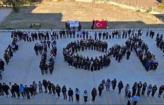 Bulanık’ta 101’ci yıla özel öğrencilerden...