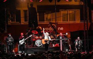 Burhaniye’de 101. yıla yakışır kutlama