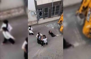 Bursa’da kürekli yumruklu kavga kamerada