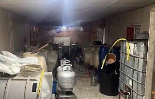 Bursa’da operasyon: 4 ton sahte içki ele geçirildi,...