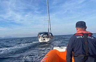 Çanakkale’de 79 kaçak göçmen ile yakalanan 2...