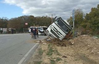 Çatalca’da minibüsle çarpışan hafriyat kamyonu...