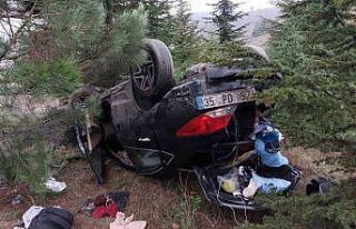 Cenazeye giden otomobil takla attı: 3 yaralı