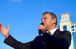 CHP Genel Başkanı Özel’den tutuklanan belediye...