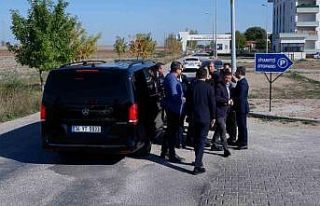 CHP Lideri Özel, Demirtaş’ı cezaevinde ziyaret...