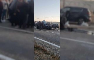 Çorum’da hafif ticari araç ile otomobil çarpıştı:...