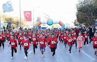 Cumhuriyet coşkusu, koşu ile başladı