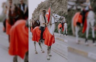 Cumhuriyetin 101’inci yıldönümünde atlarla İstiklal...