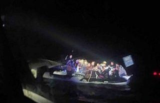 Datça’da 9’u çocuk 15 düzensiz göçmen kurtarıldı