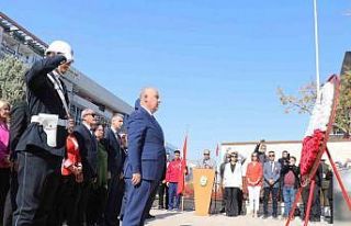 Denizli’de Cumhuriyet Bayramı kutlamaları çelenk...