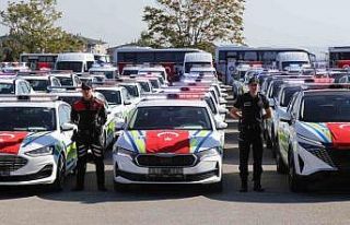 Denizli’de jandarma ve polisin 141 yeni aracı hizmete...