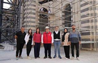 Depremde hasar alan Kurtuluş Camii’nin son kilit...