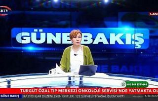 Depreme canlı yayında yakalanan sunucu o anları...