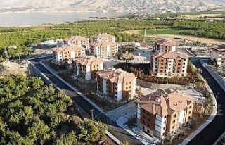 Depremin merkez üssünde TOKİ güven verdi