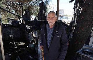 Depremzede esnafın prefabrik iş yeri alevlere teslim...