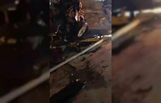 Direksiyon hakimiyetini kaybeden sürücü otomobiliyle...