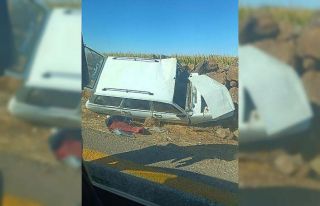 Diyarbakır’da takla atan otomobil hurdaya döndü:...