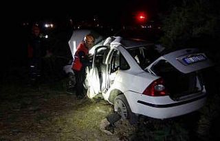 Düğünden dönen aile kaza yaptı: 1 ölü, 3 yaralı