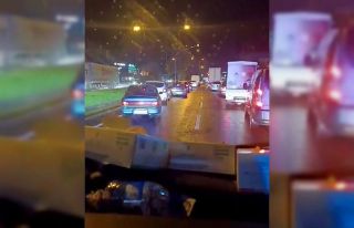 Düzce’de ambulansa fermuar sistemi ile yol verildi,...
