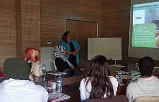 Ebe ve hemşirelere Gebe Bilgilendirme Sınıfı Programı...