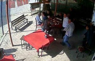 Elazığ’da 5,9’luk depreme kıraathanede böyle...