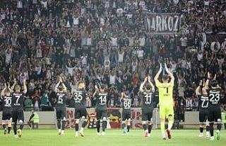 Elazığsporlu taraftarlardan hakem tepkisi