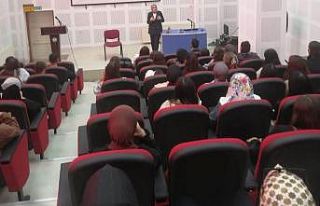 Emet MYO’da sosyal hizmet kuruluşları tanıtıldı