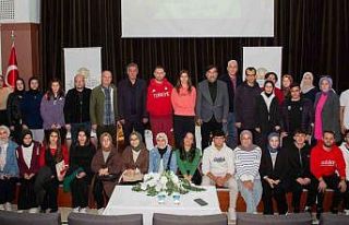 Engelleri aşan sporcular, öğrencilerle buluştu