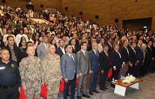 Erzincan’da 1500 öğrenciye burs verildi