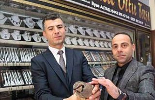 Erzurum’da kınalı kekliğe uzanan şefkatli eller