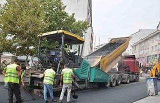 Esenyurt’ta  bozuk olan yollar yenileniyor